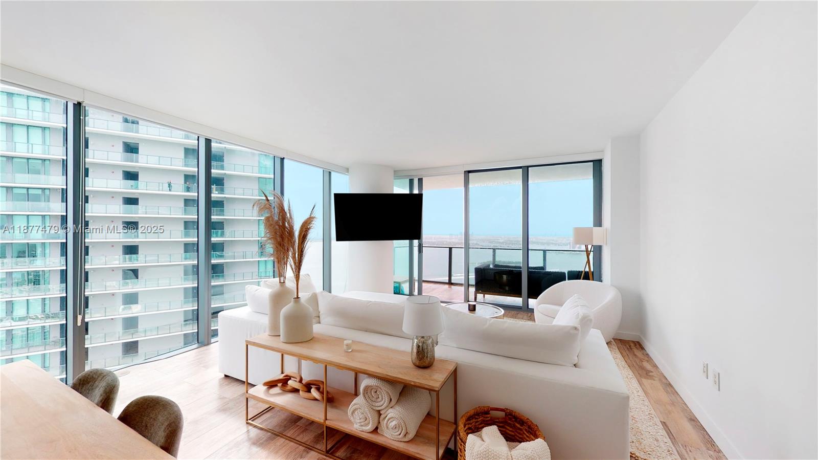 PARAISO BAY CONDO - Residential