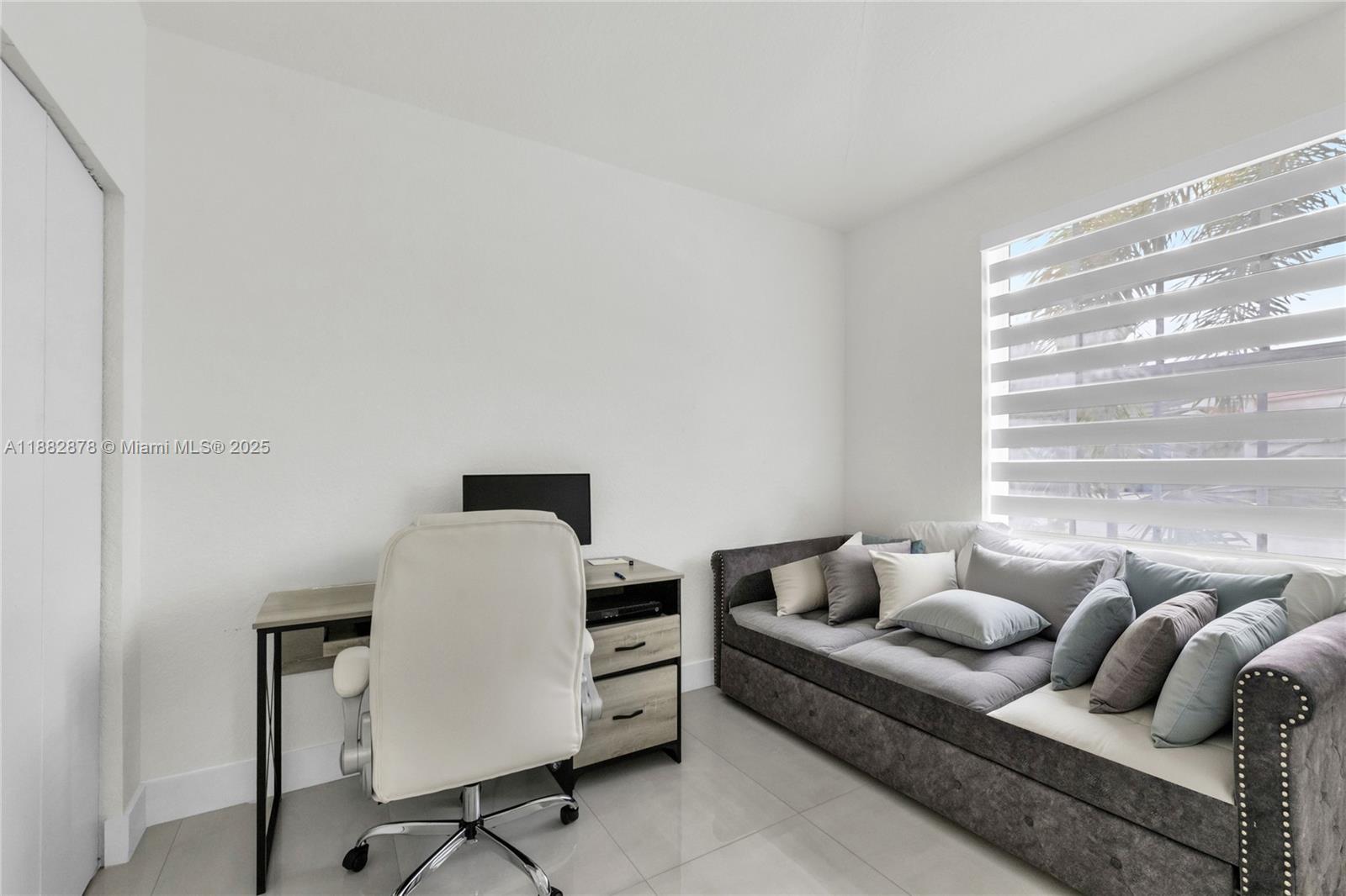 PARCEL D AT SUNSET LAKES - Residential Lease