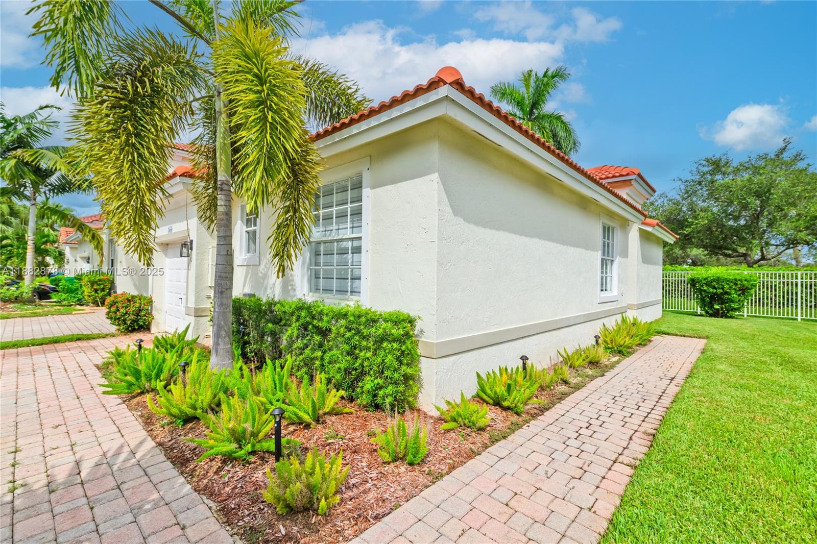 PARCEL D AT SUNSET LAKES - Residential Lease