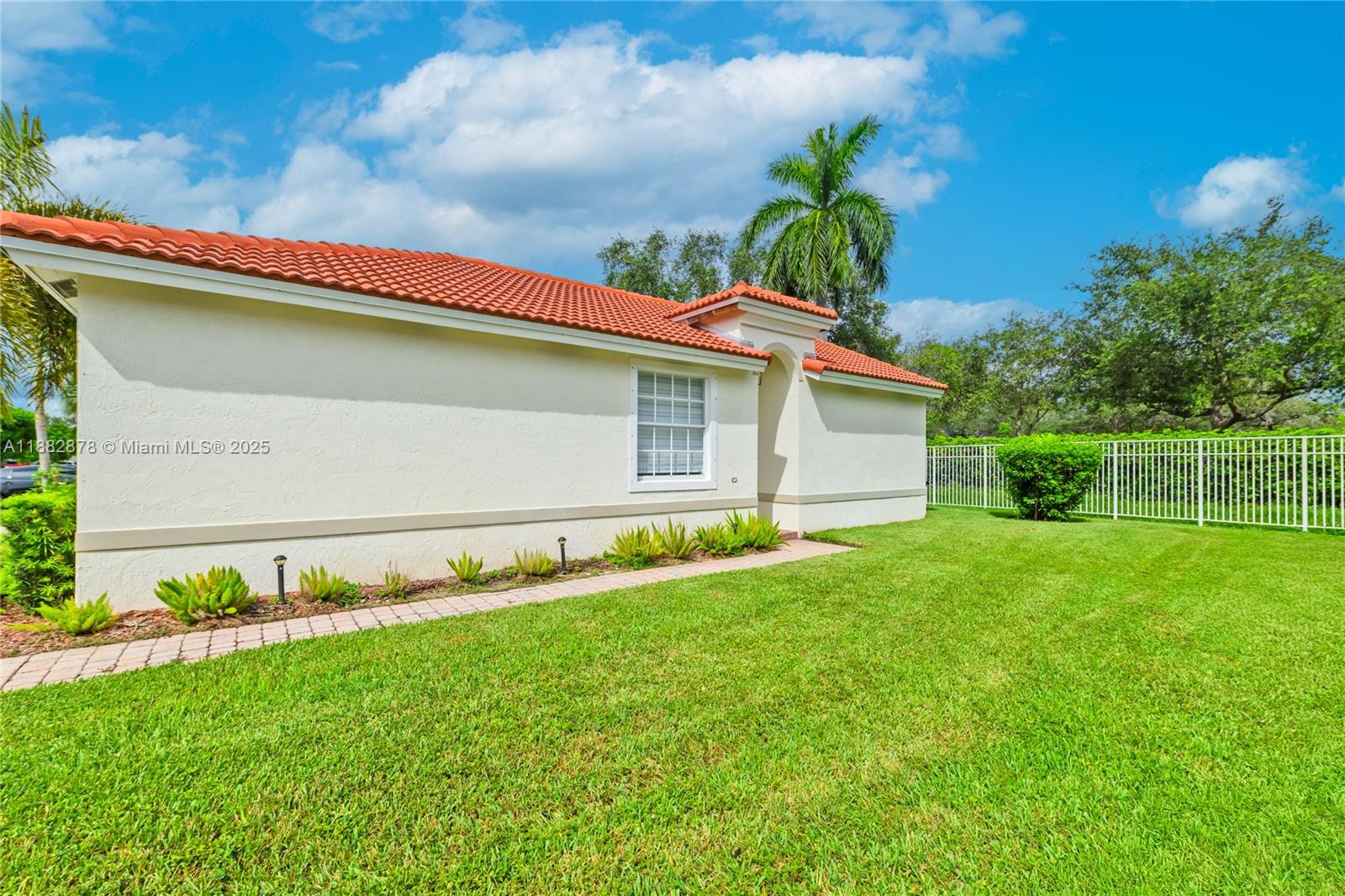 PARCEL D AT SUNSET LAKES - Residential Lease