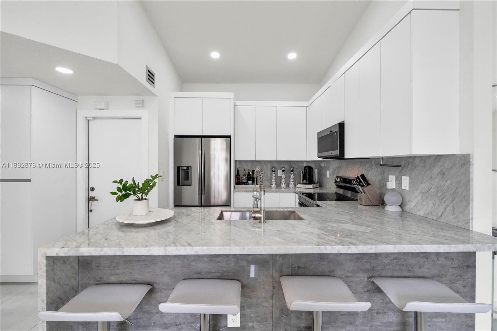 PARCEL D AT SUNSET LAKES - Residential Lease