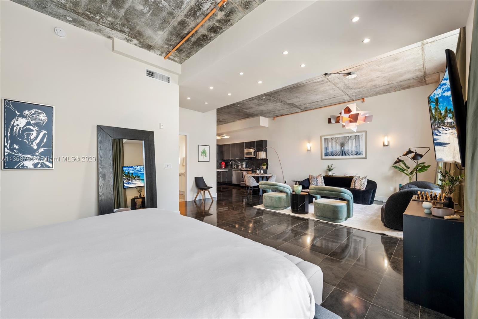 THE MERIDIAN CONDO - Residential Lease