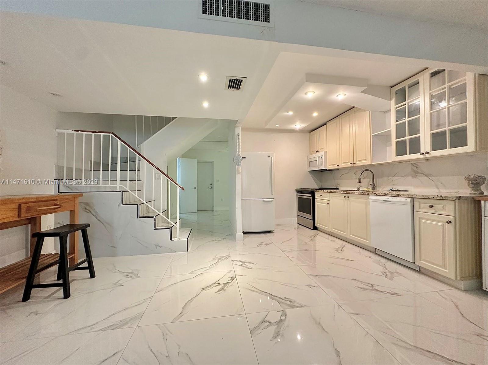 VILLA DORADA CONDO NO 1 - Residential Lease
