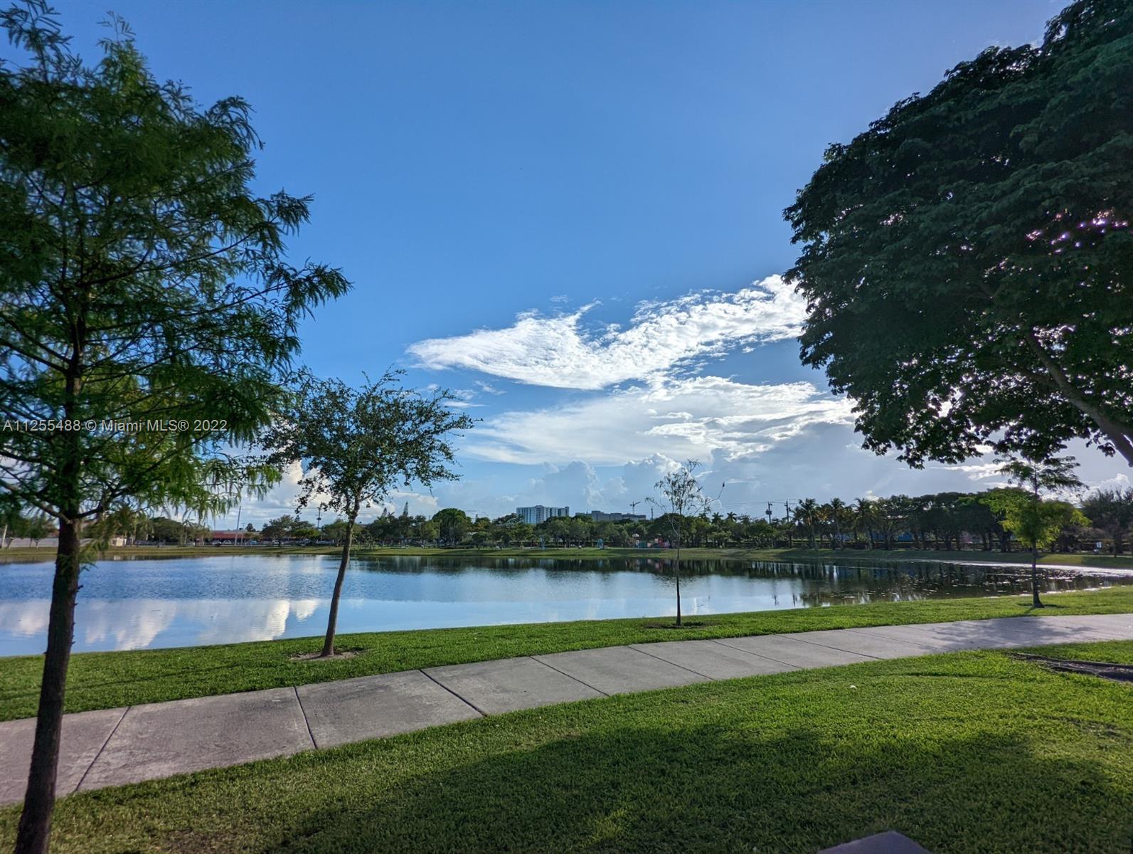 PARK LAKE VILG CONDO PHS - Residential Lease