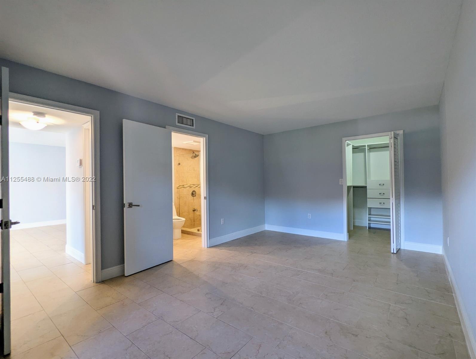 PARK LAKE VILG CONDO PHS - Residential Lease