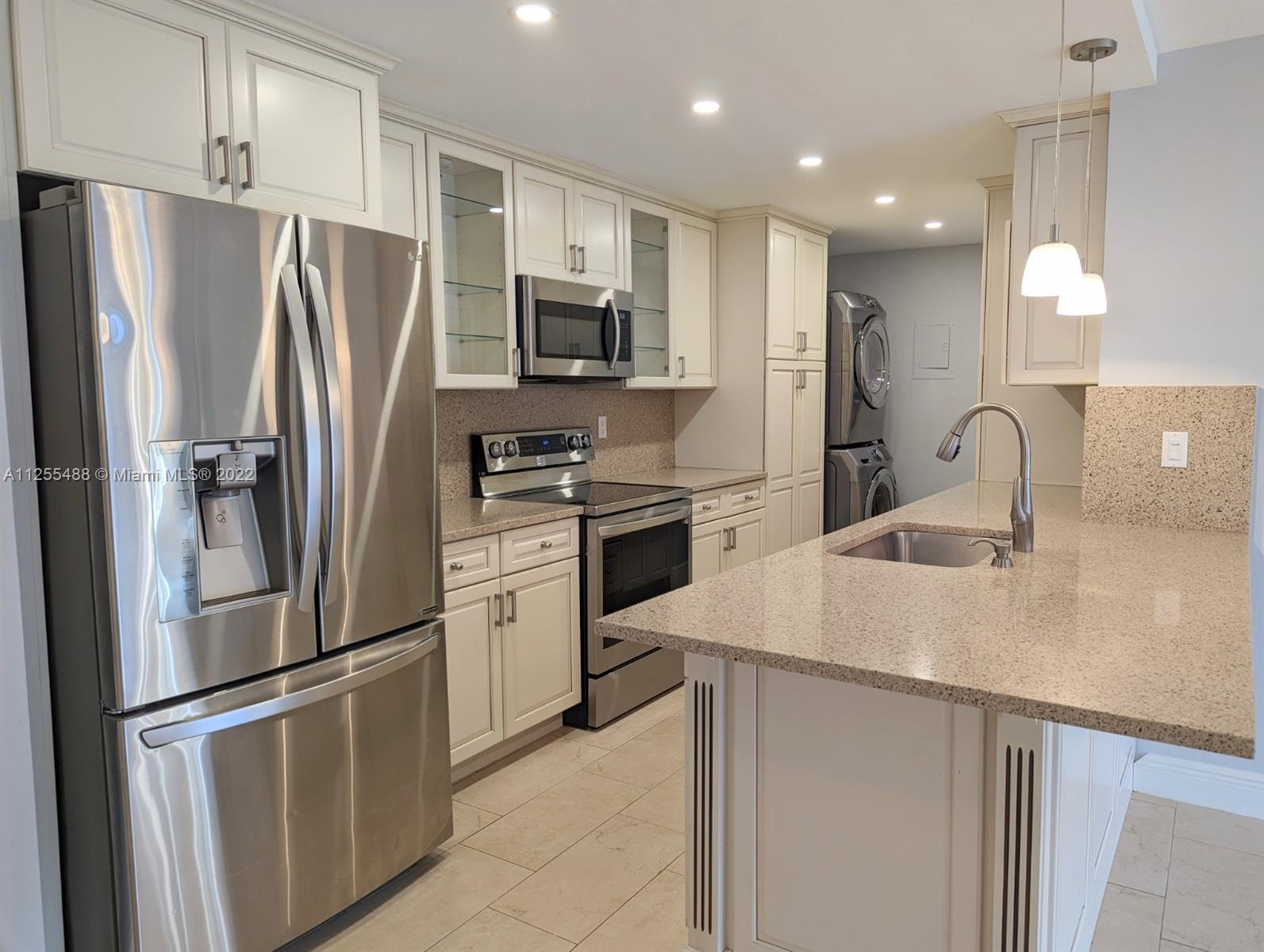 PARK LAKE VILG CONDO PHS - Residential Lease