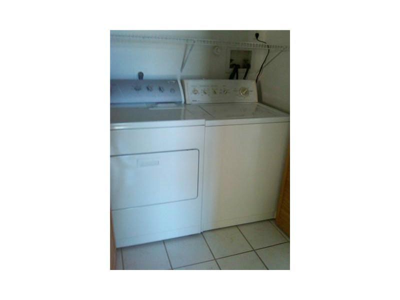NORTH LAKE TOWNHOMES #3 C - Residential Lease