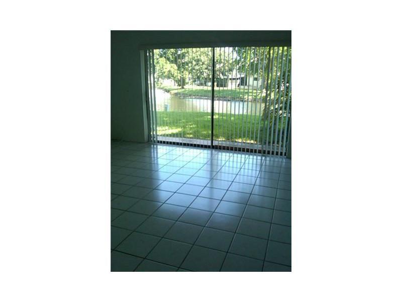 NORTH LAKE TOWNHOMES #3 C - Residential Lease