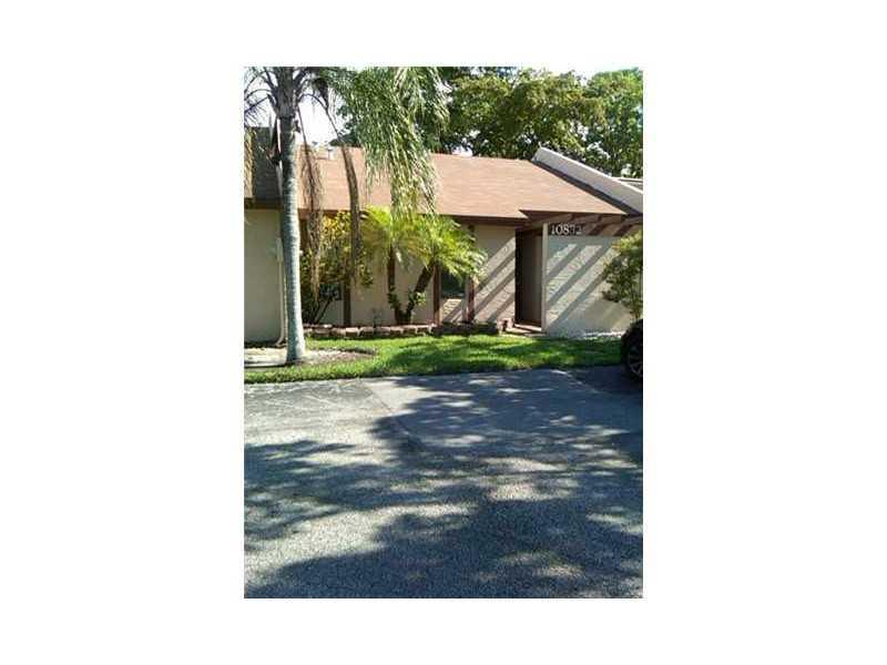 NORTH LAKE TOWNHOMES #3 C - Residential Lease