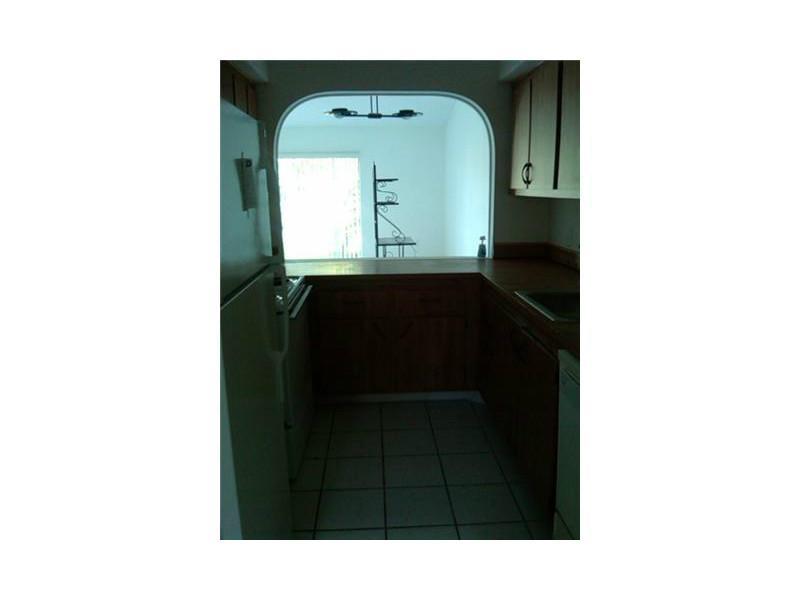 NORTH LAKE TOWNHOMES #3 C - Residential Lease