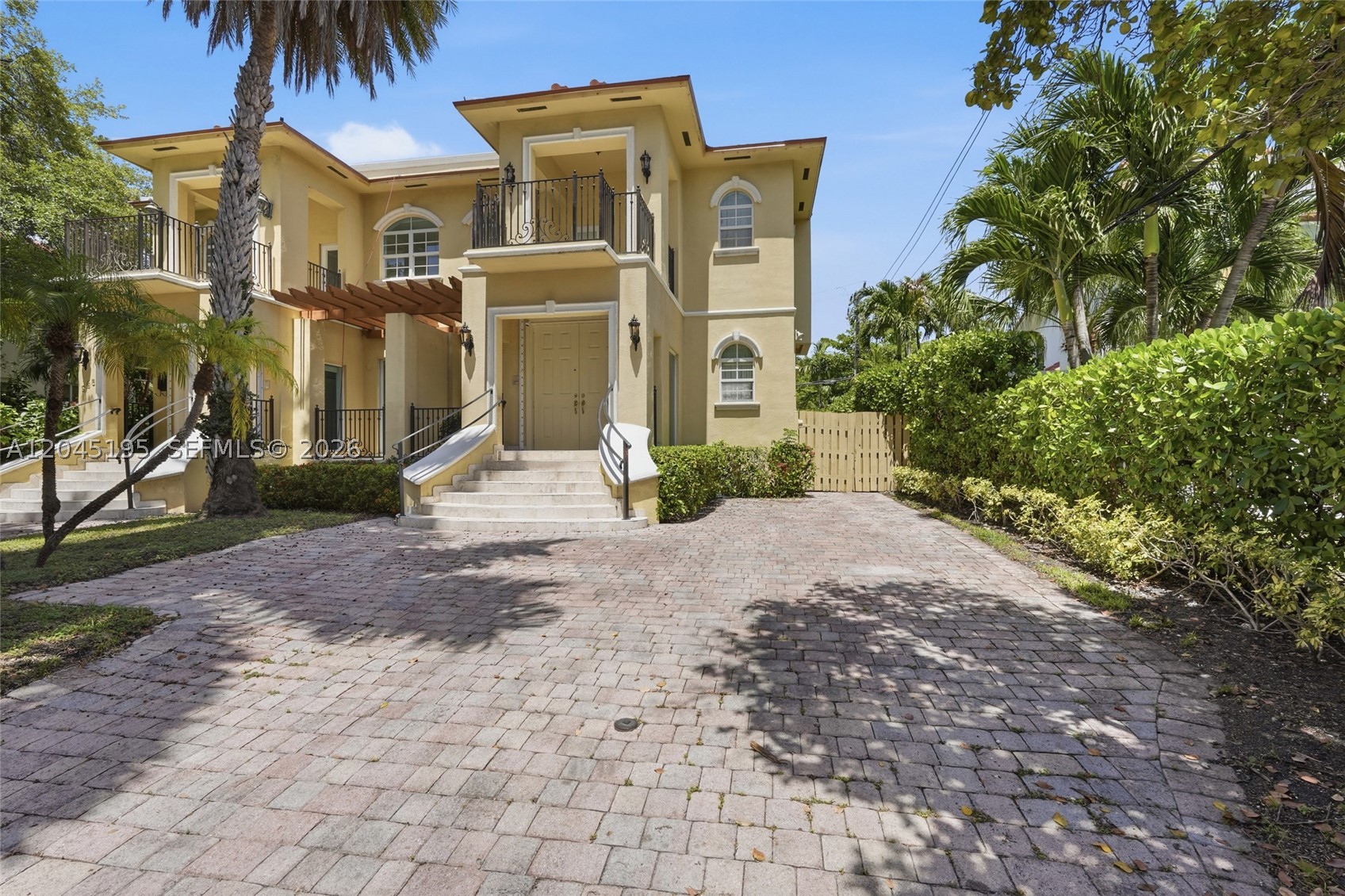 TROPICAL ISLE HOMES SUB P - Residential Lease