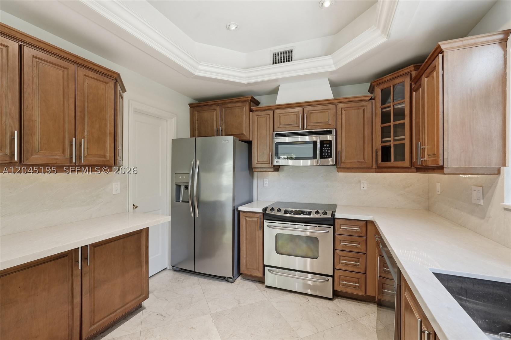 TROPICAL ISLE HOMES SUB P - Residential Lease