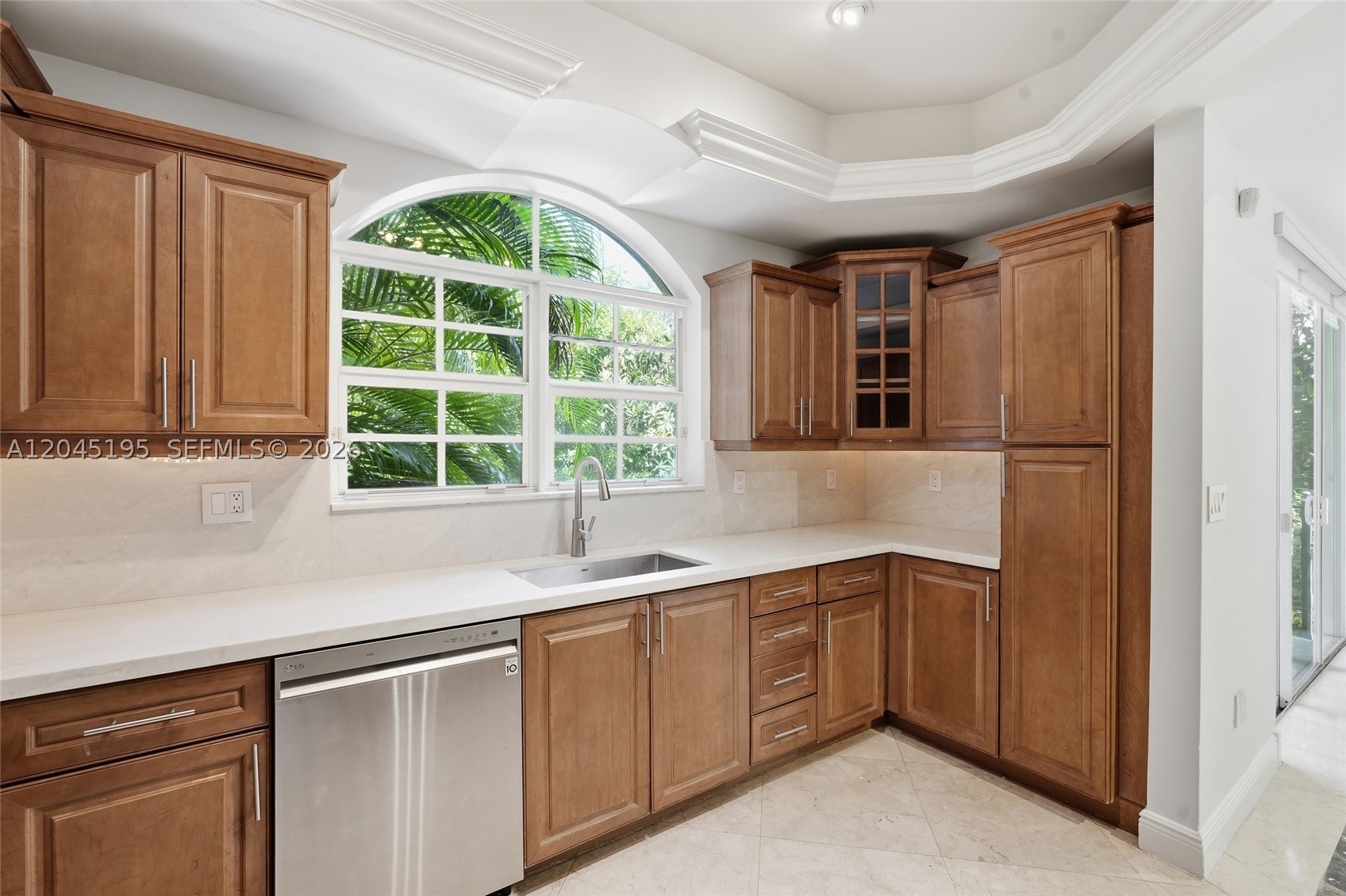 TROPICAL ISLE HOMES SUB P - Residential Lease