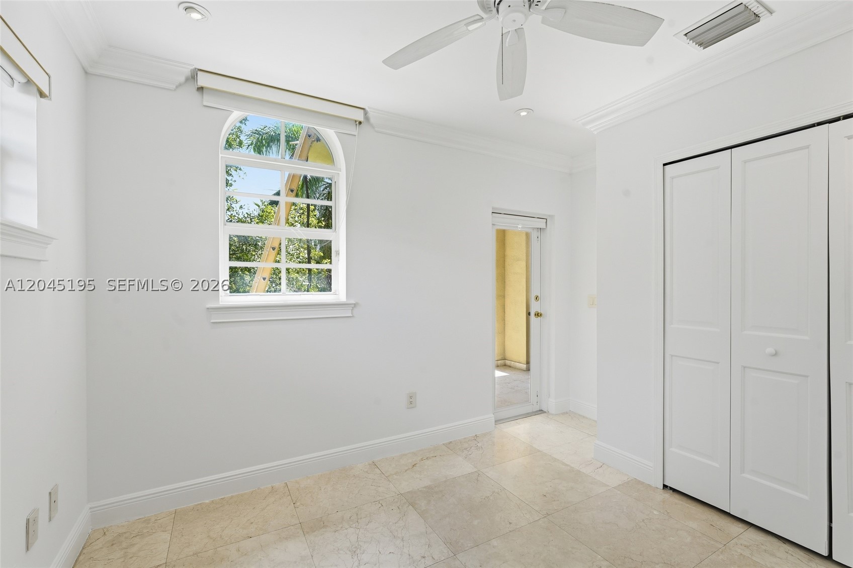 TROPICAL ISLE HOMES SUB P - Residential Lease