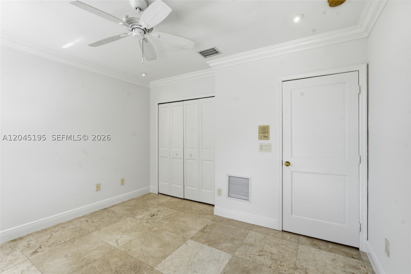 TROPICAL ISLE HOMES SUB P - Residential Lease