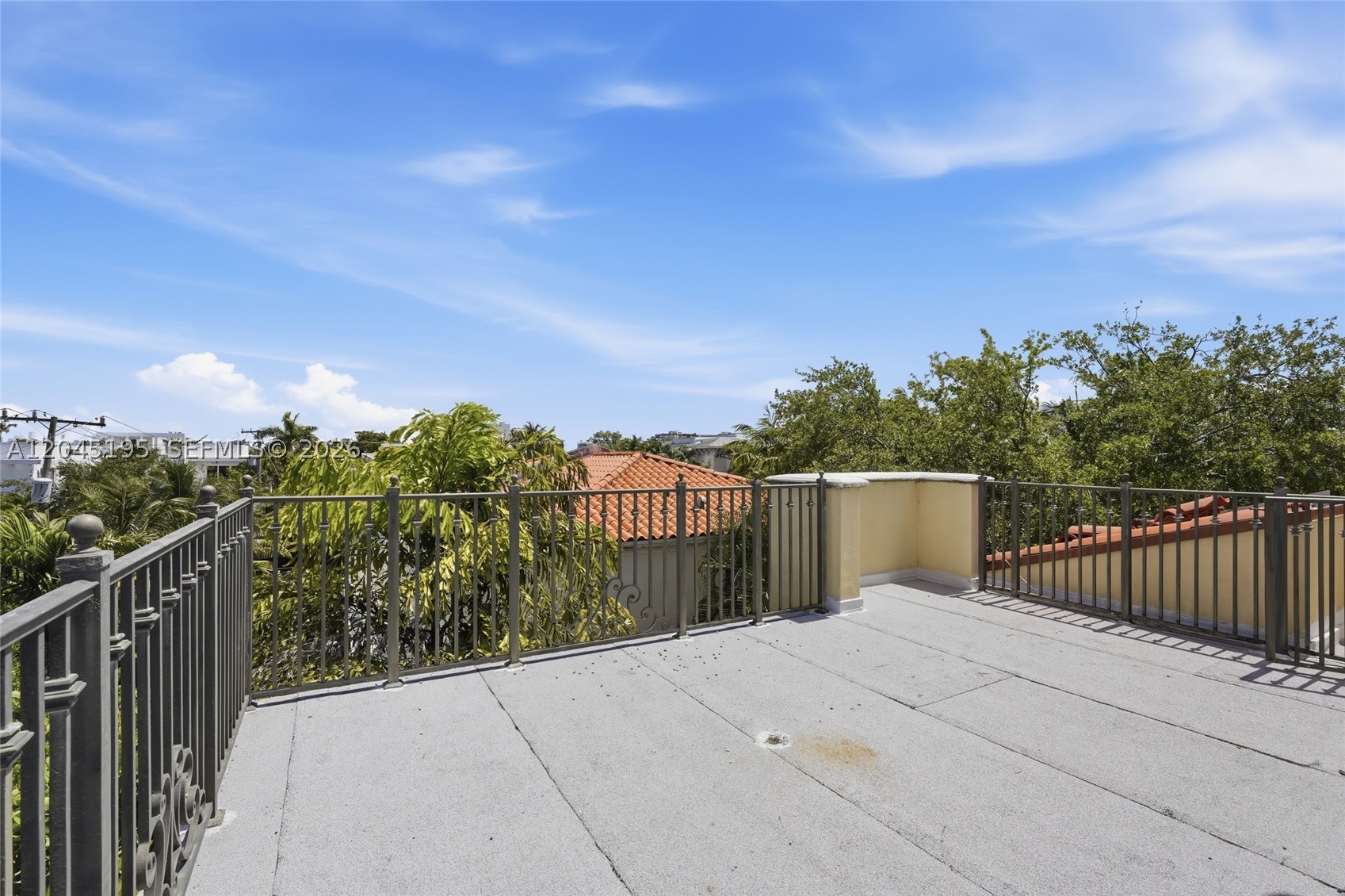 TROPICAL ISLE HOMES SUB P - Residential Lease