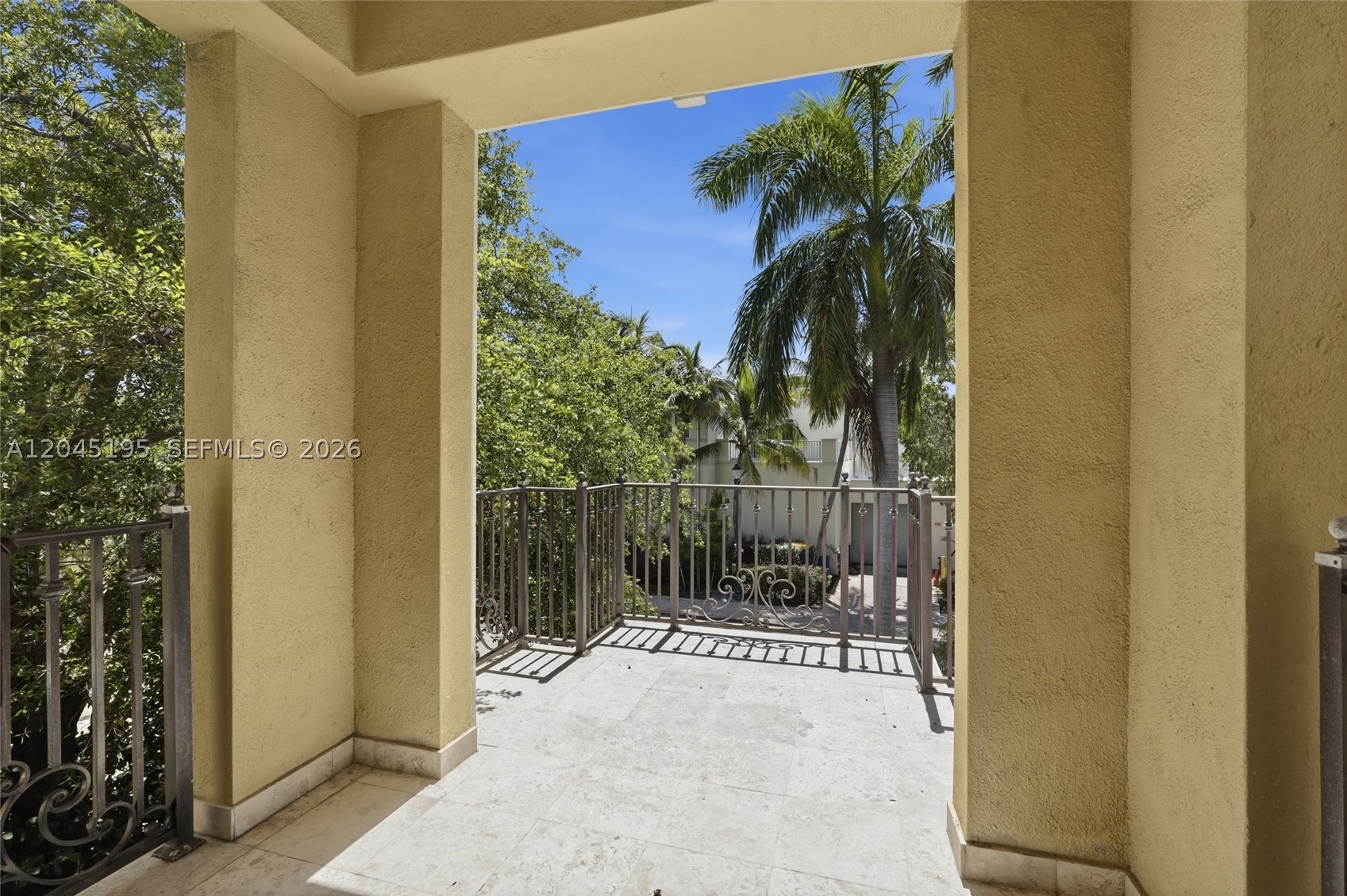 TROPICAL ISLE HOMES SUB P - Residential Lease