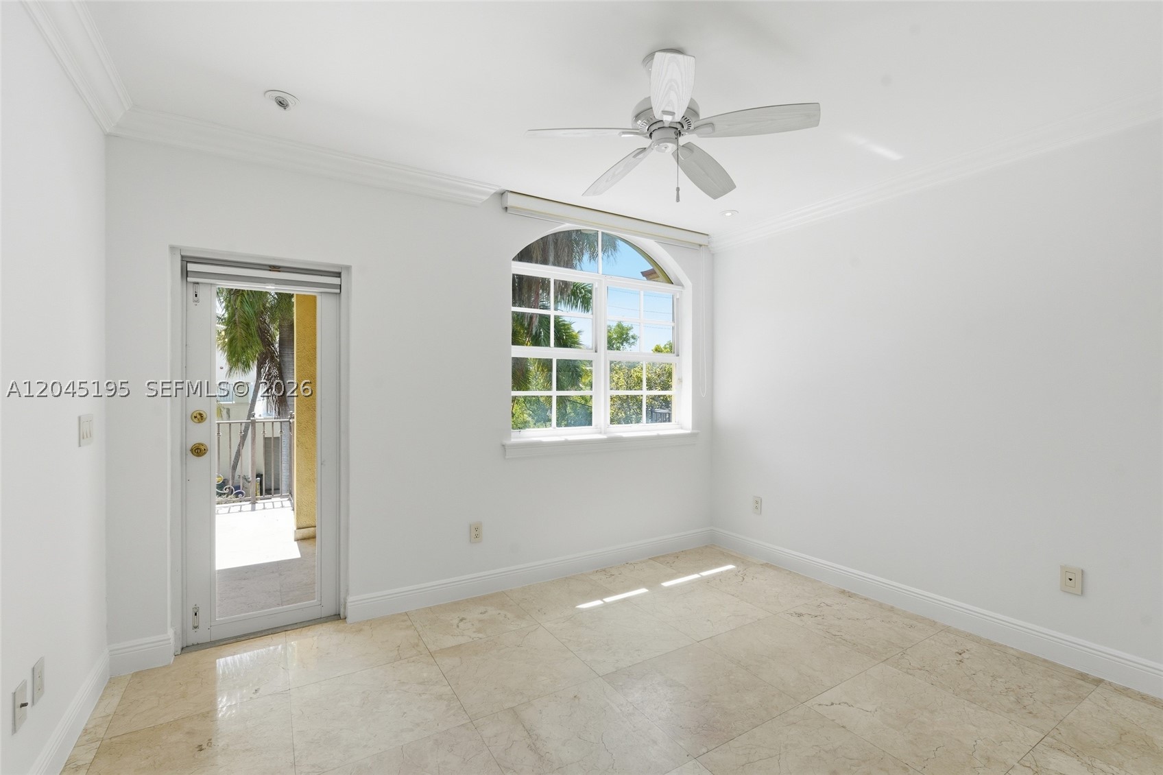TROPICAL ISLE HOMES SUB P - Residential Lease