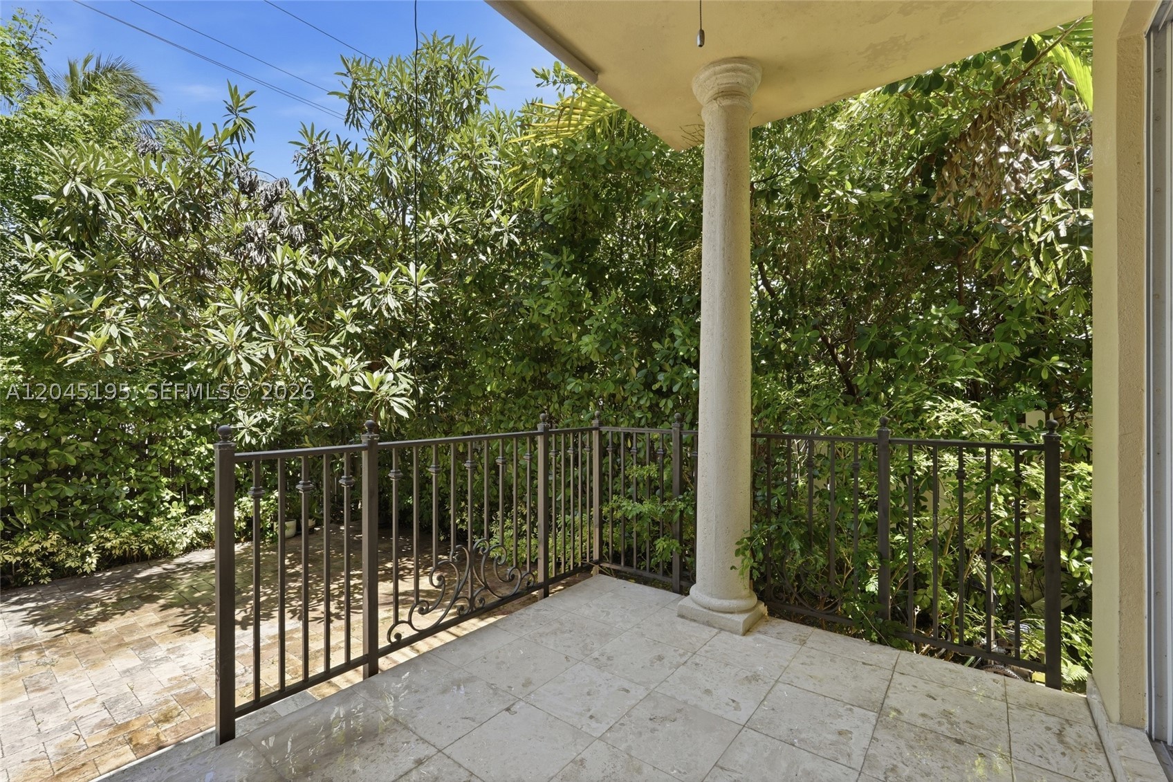 TROPICAL ISLE HOMES SUB P - Residential Lease