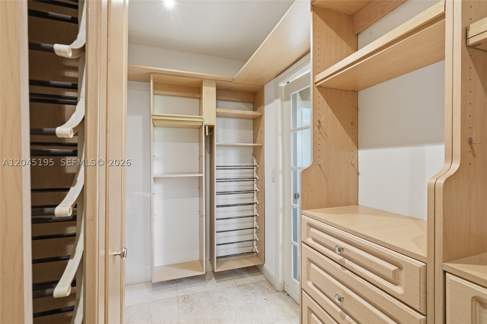 TROPICAL ISLE HOMES SUB P - Residential Lease