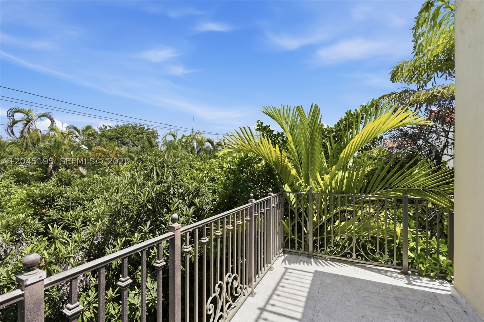 TROPICAL ISLE HOMES SUB P - Residential Lease