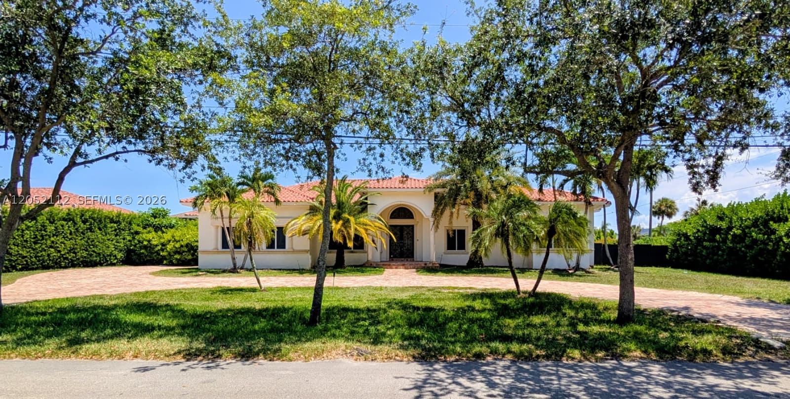 Discover the potential of this exceptional property located in one of Pinecrest's most desirable neighborhoods. Offering endless possibilities, this home is the perfect canvas for a buyer ready to bring their vision to life and create a custom dream residence.
Ideally situated near major expressways, premier shopping, dining, parks, and top-rated schools, the location provides both convenience and an unparalleled lifestyle. Surrounded by beautiful estates and the charm of a prestigious community, this property presents a rare opportunity to renovate, reimagine, or create something truly special.
Whether you're looking to design your forever home or invest in one of South Florida's most sought-after areas, this property offers the foundation to make your dream a reality. Don't miss the chance to own in a prime Pinecrest location where luxury living and limitless potential come together.