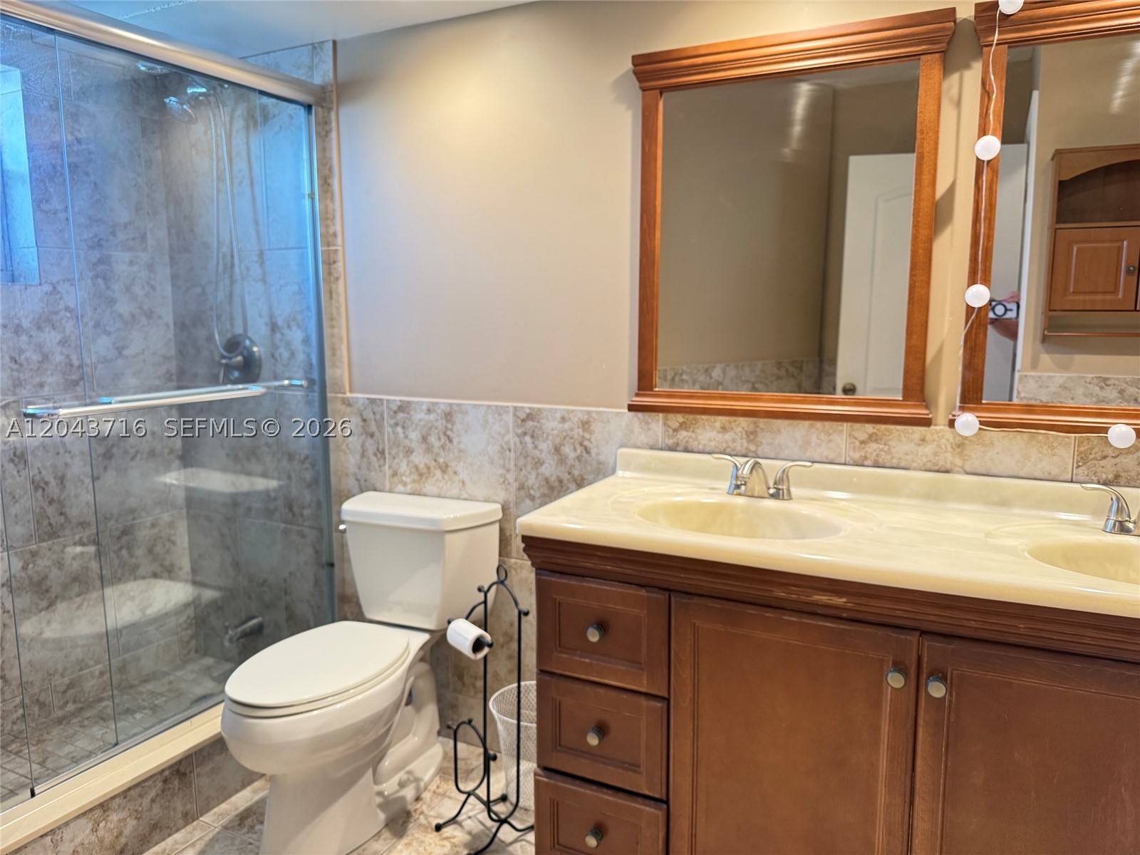MEADOWBROOK TOWERS CONDO - Residential Lease