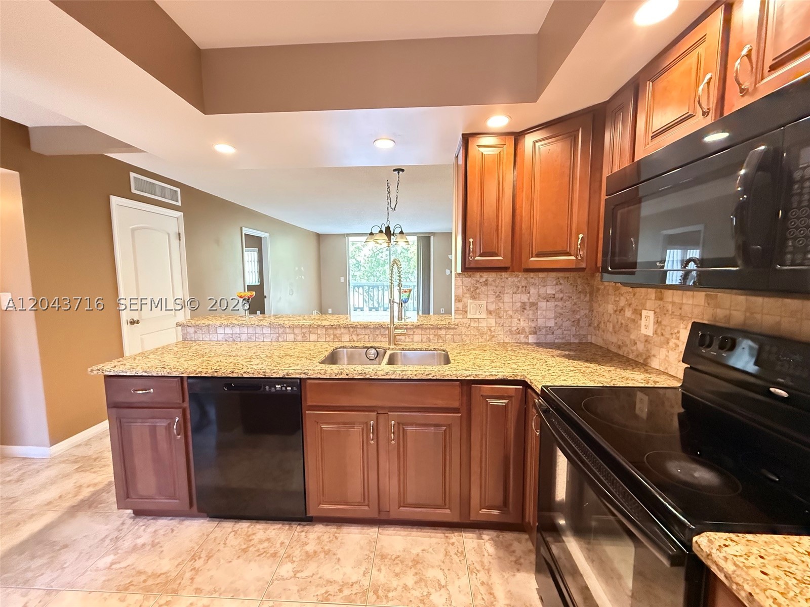 MEADOWBROOK TOWERS CONDO - Residential Lease
