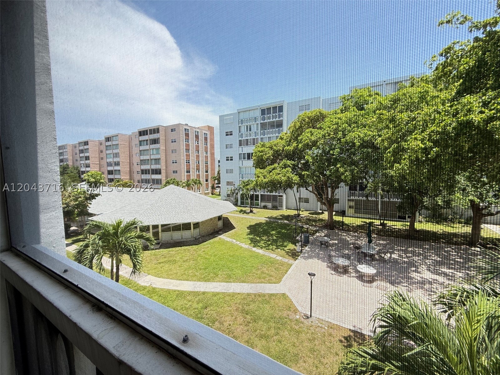 MEADOWBROOK TOWERS CONDO - Residential Lease