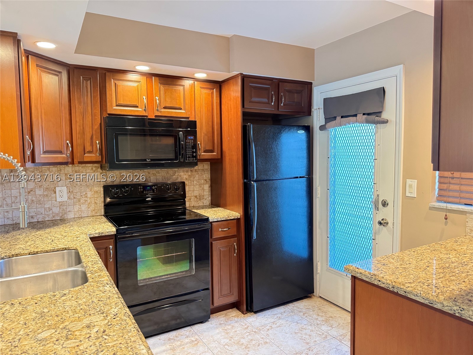 MEADOWBROOK TOWERS CONDO - Residential Lease