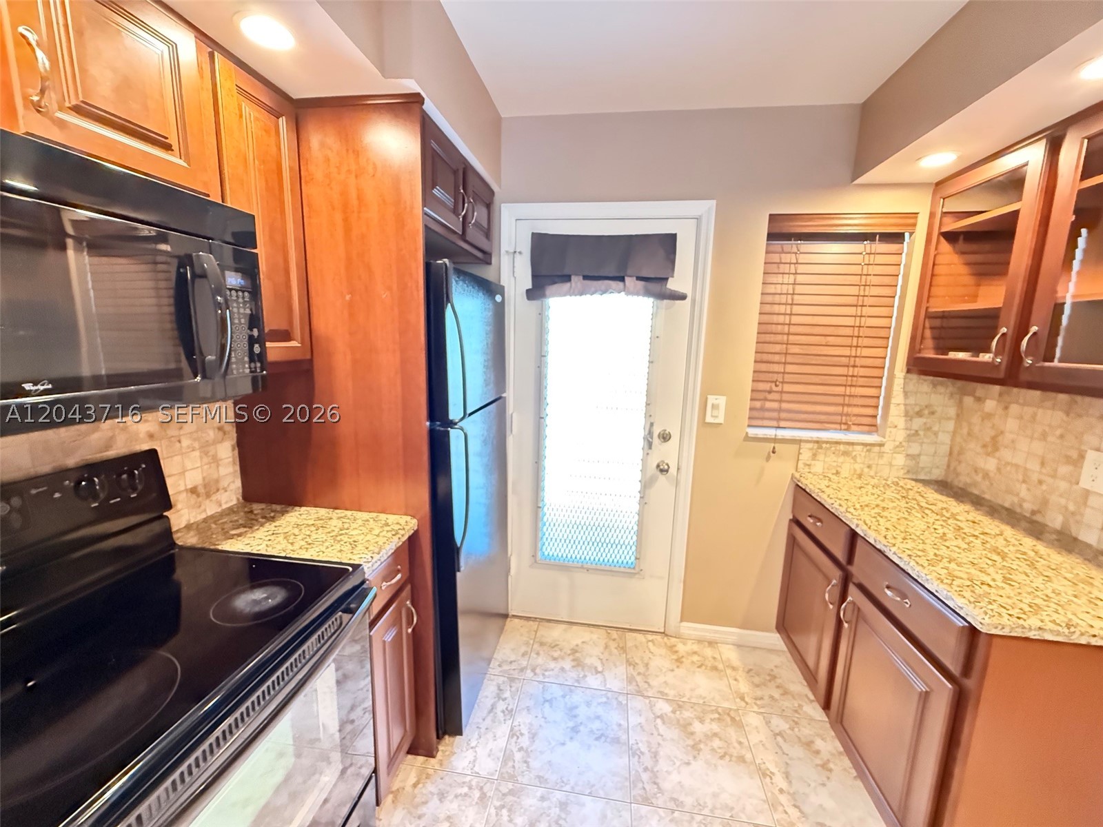 MEADOWBROOK TOWERS CONDO - Residential Lease