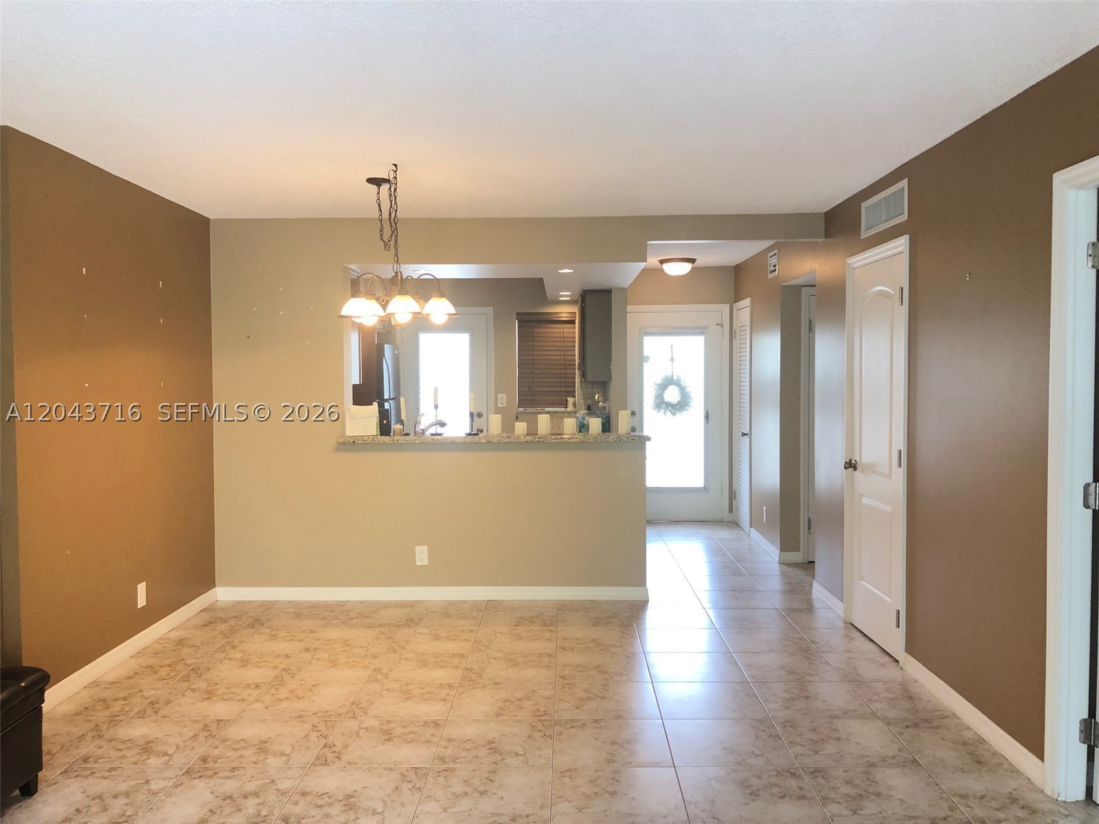 MEADOWBROOK TOWERS CONDO - Residential Lease