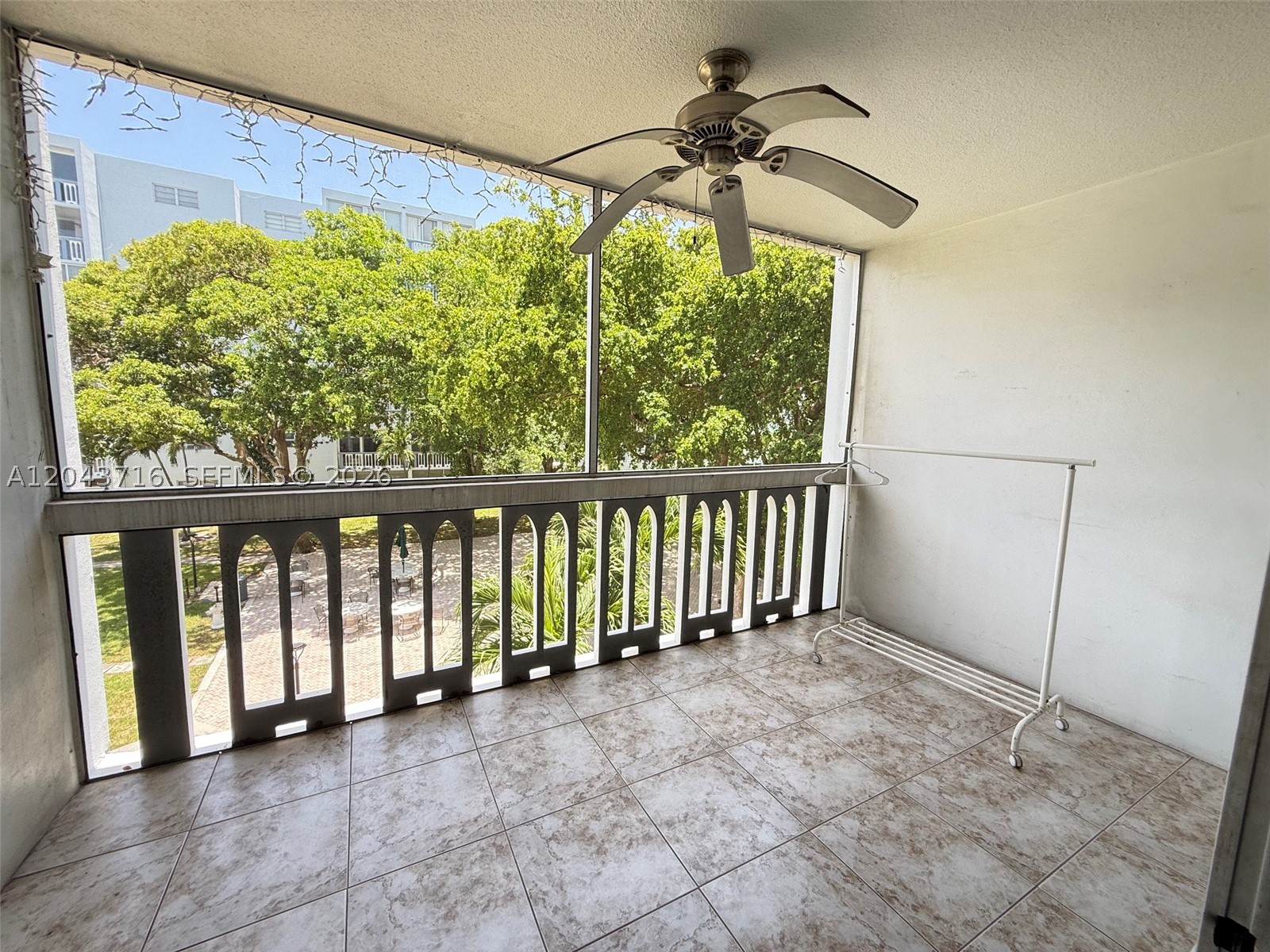 MEADOWBROOK TOWERS CONDO - Residential Lease