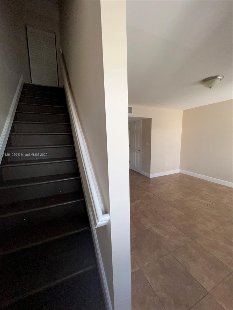 TOWN PARK PLAZA NORTH CON - Residential Lease