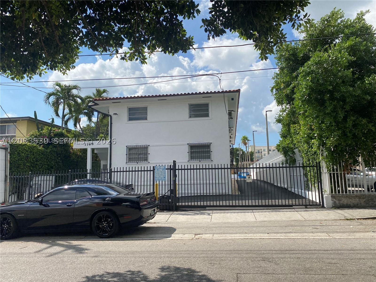 LAWRENCE ESTATE LAND CO - Residential Lease