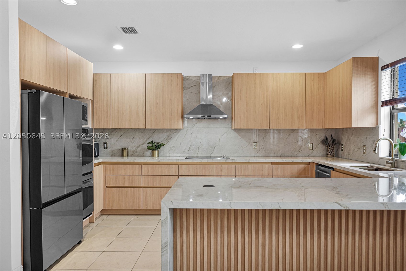 DORAL BREEZE - Residential