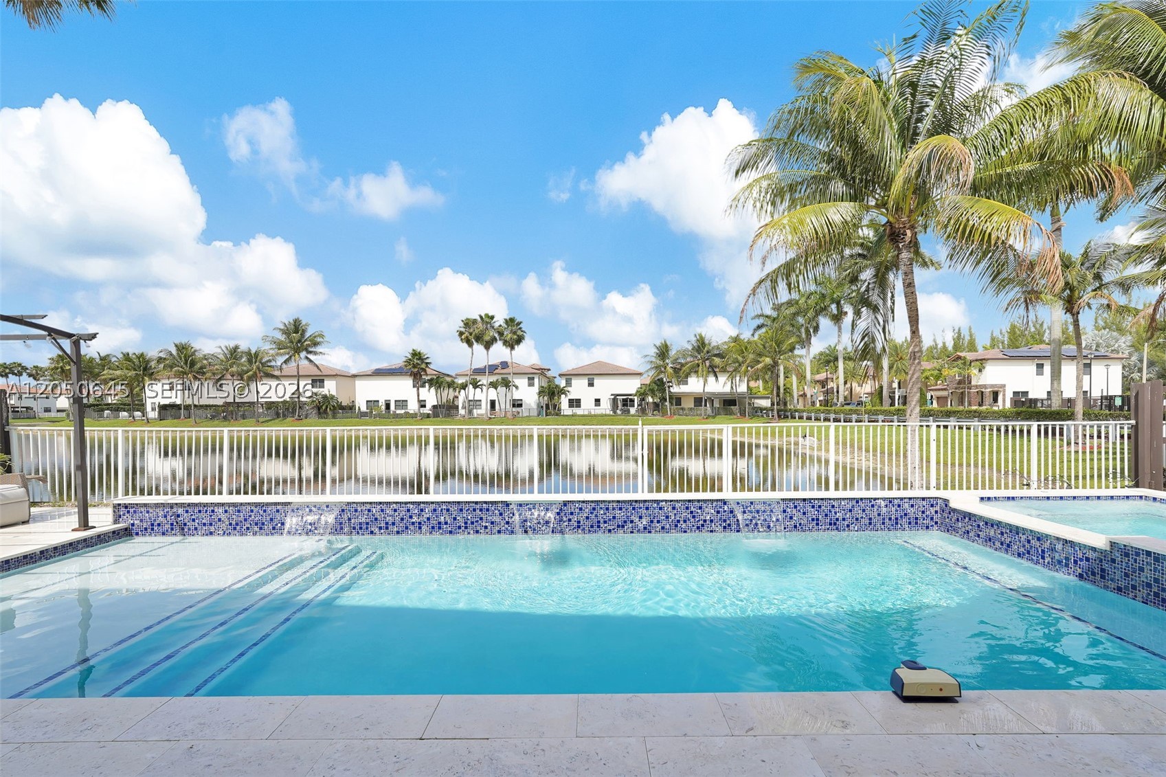 DORAL BREEZE - Residential