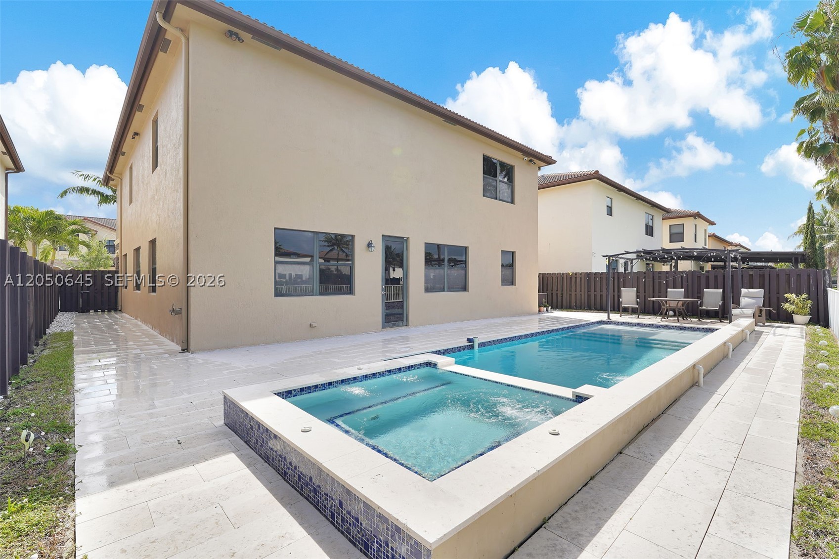 DORAL BREEZE - Residential