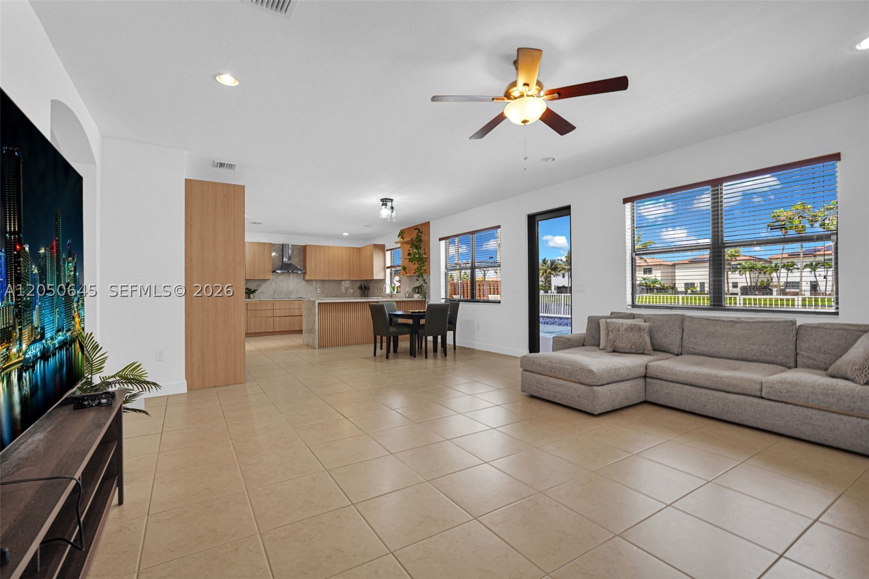 DORAL BREEZE - Residential