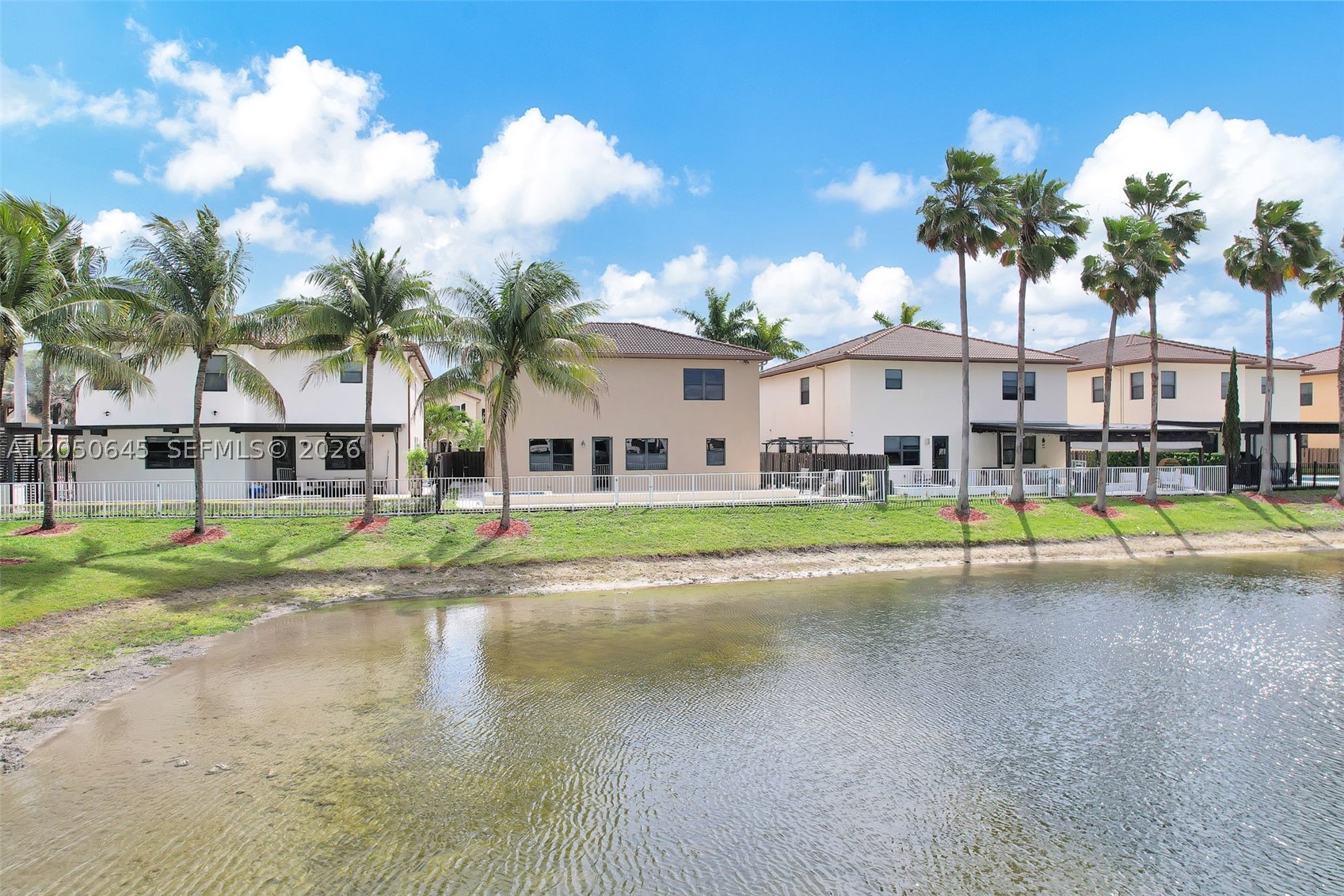 DORAL BREEZE - Residential