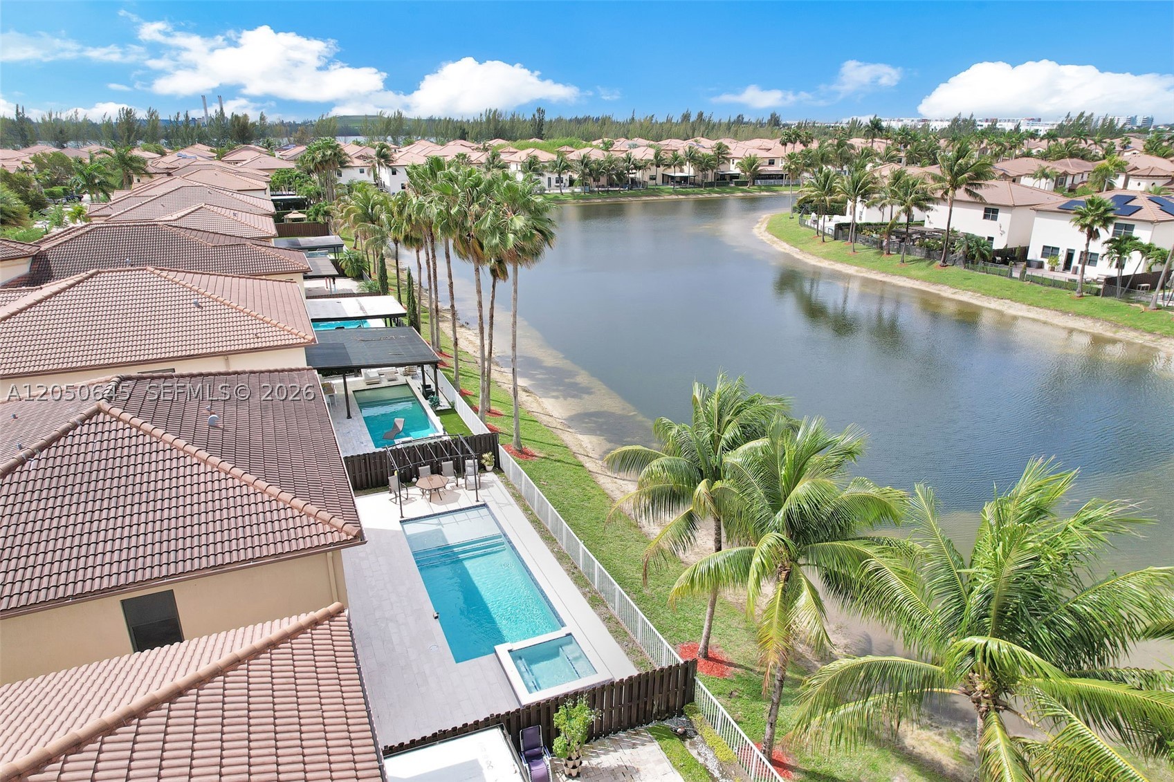 DORAL BREEZE - Residential