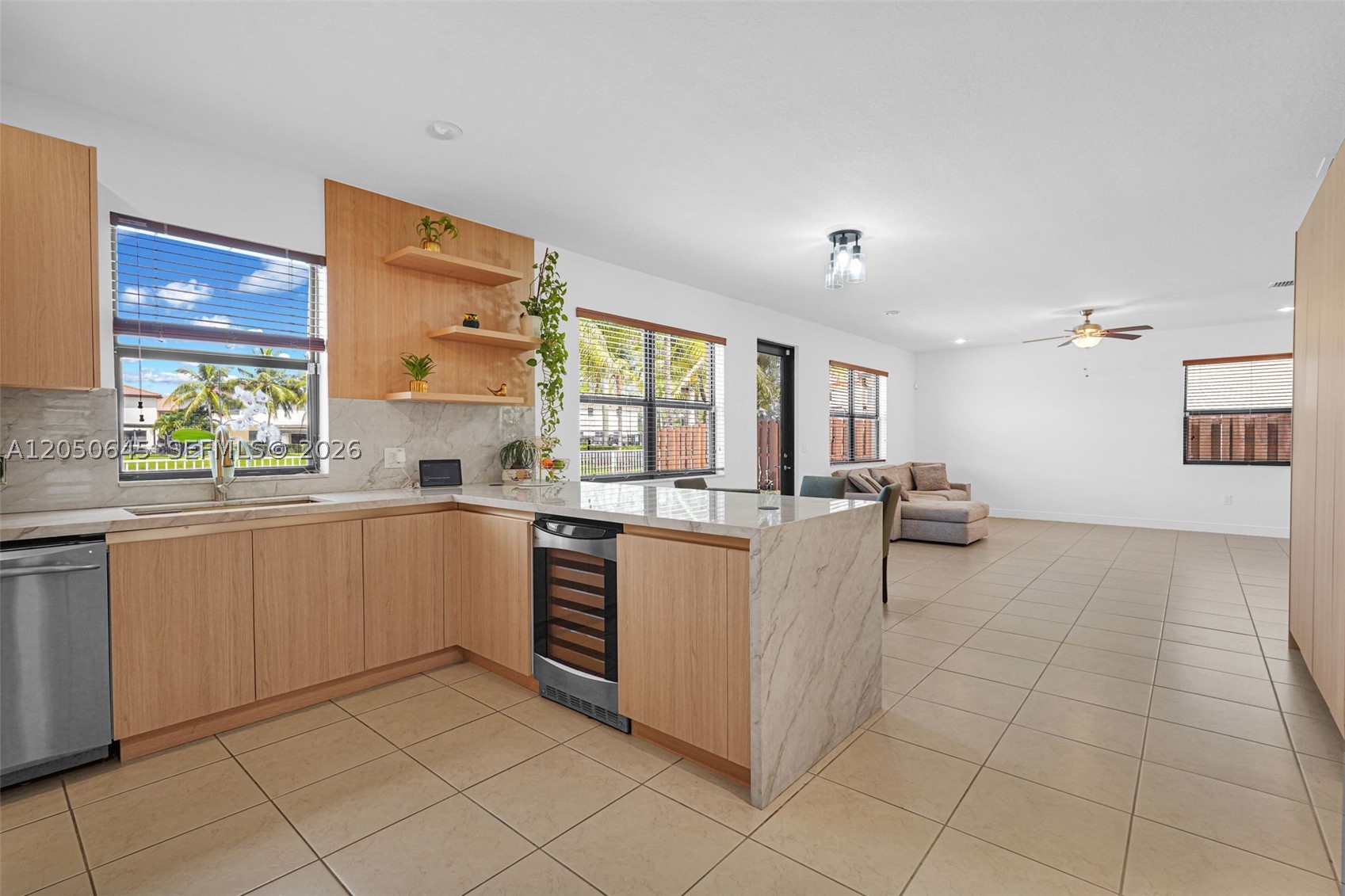 DORAL BREEZE - Residential