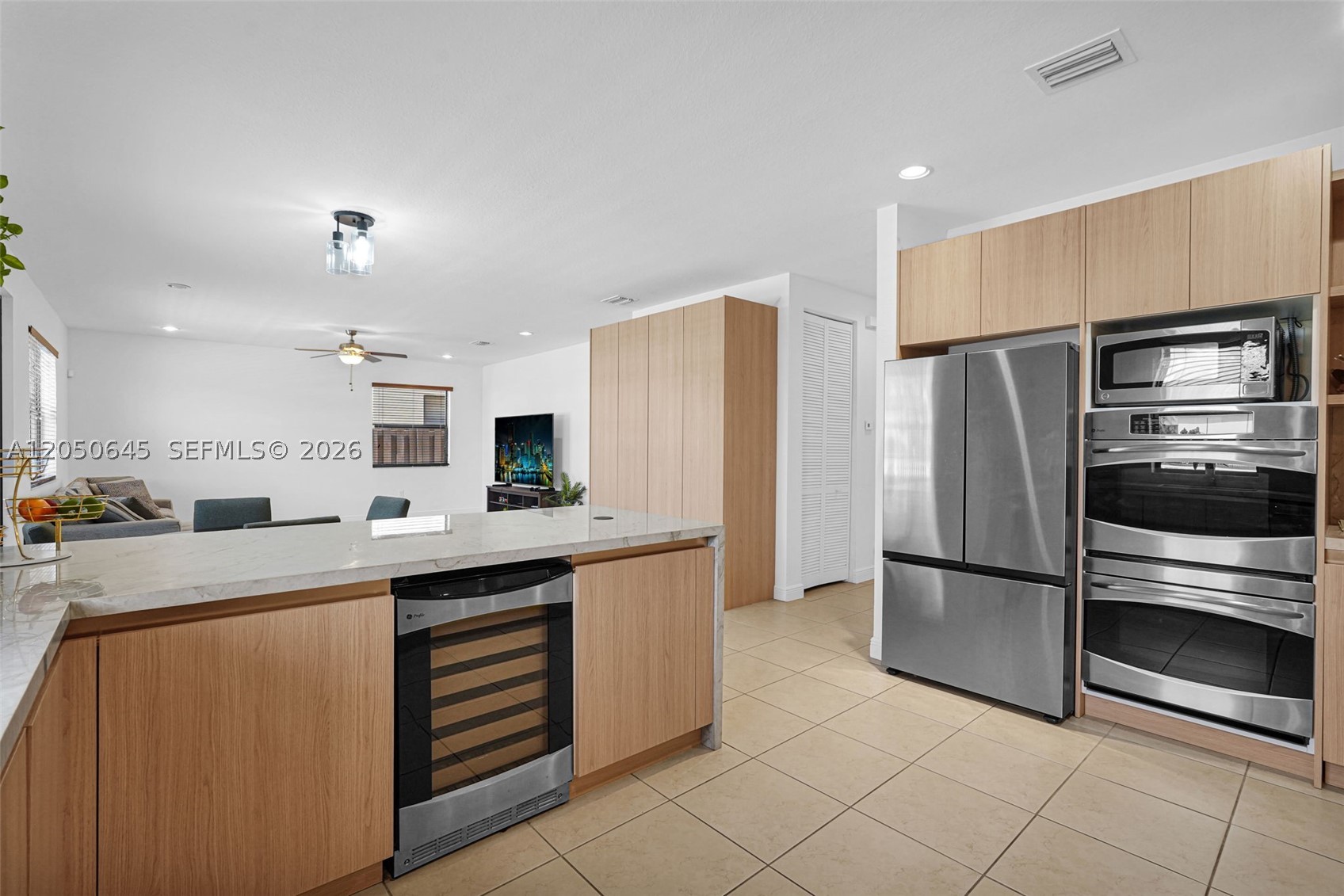 DORAL BREEZE - Residential