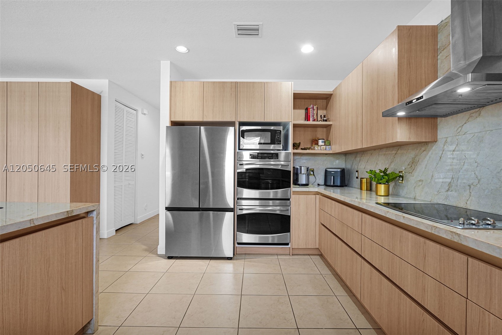 DORAL BREEZE - Residential
