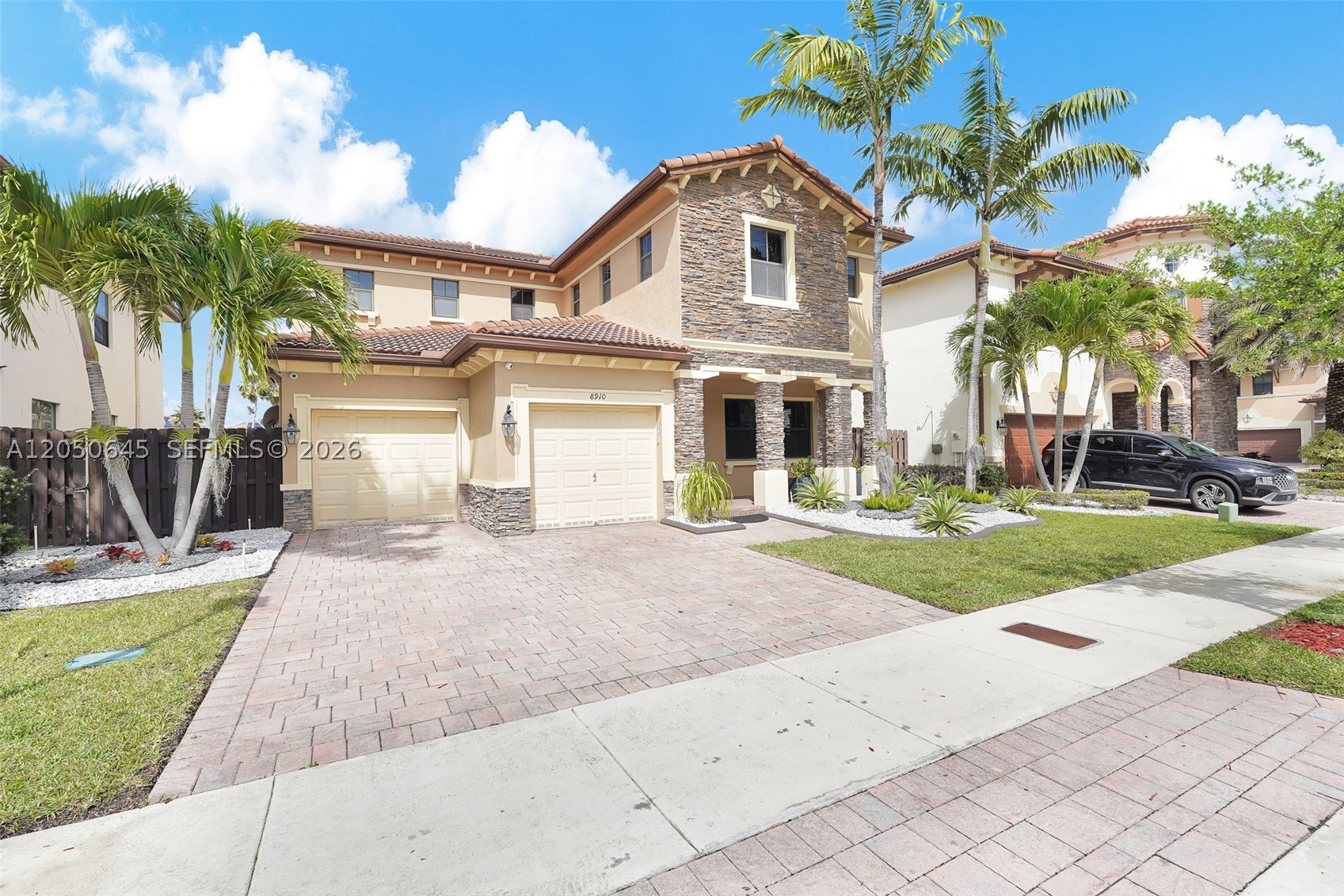 DORAL BREEZE - Residential