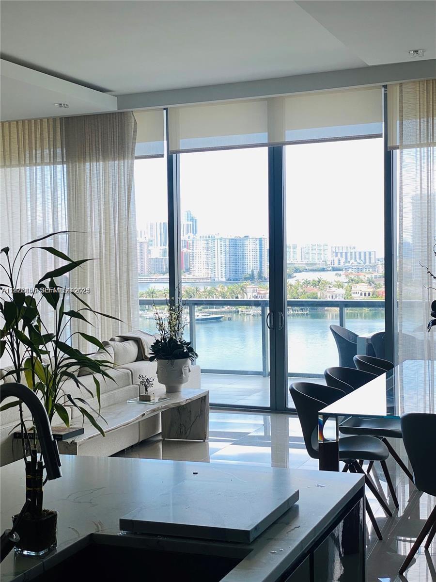 ECHO CONDO - Residential