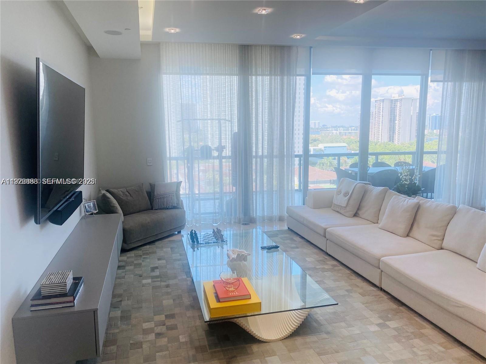 ECHO CONDO - Residential