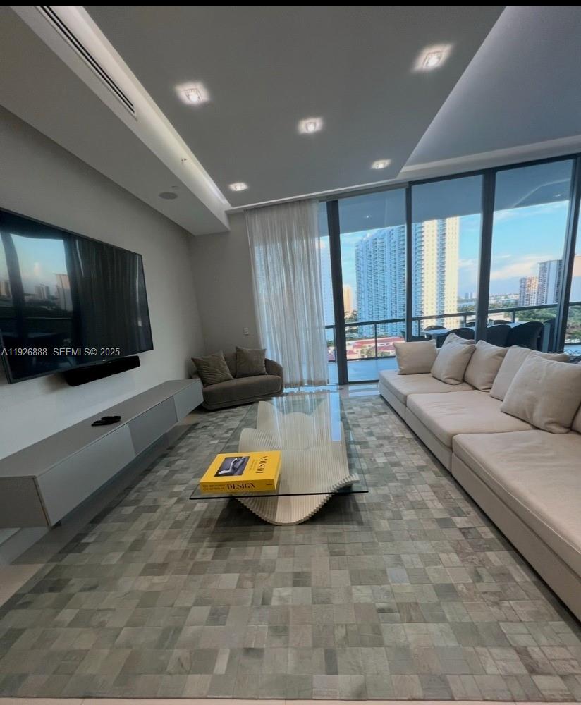 ECHO CONDO - Residential