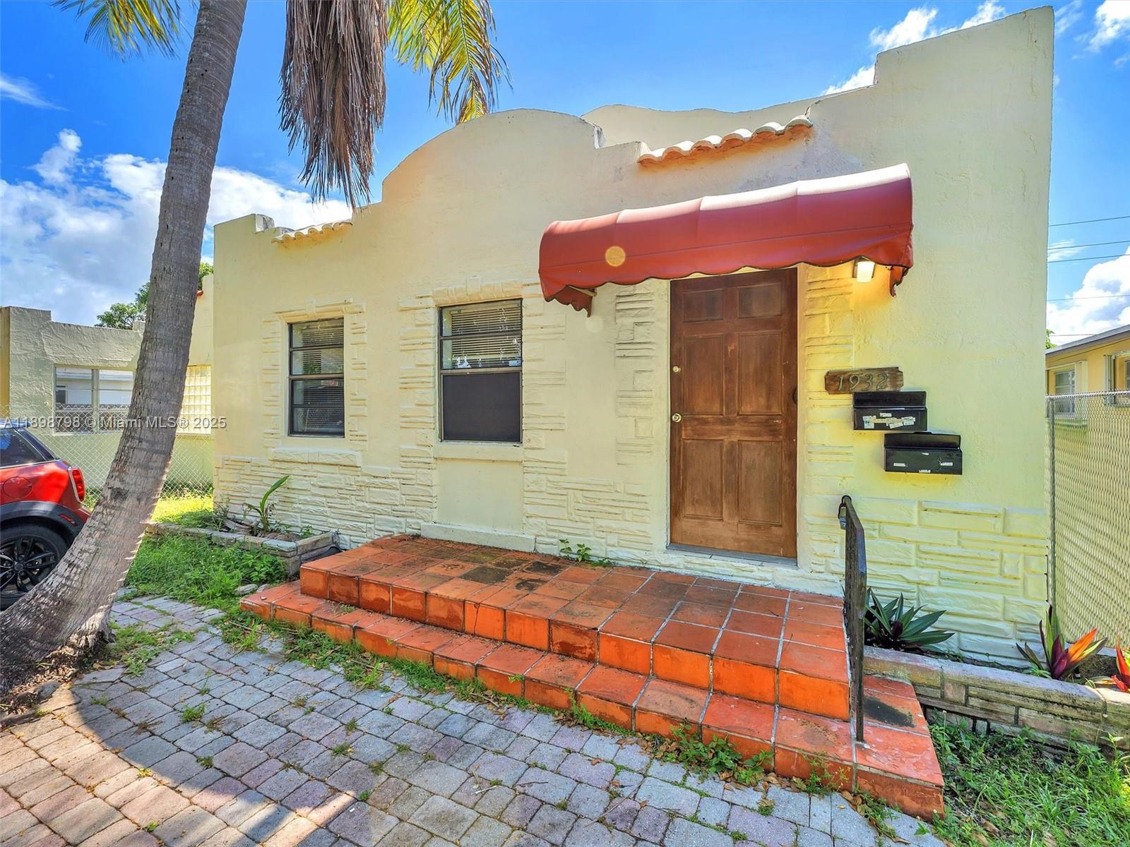 HOLLYWOOD SOUTH SIDE ADD - Residential Income