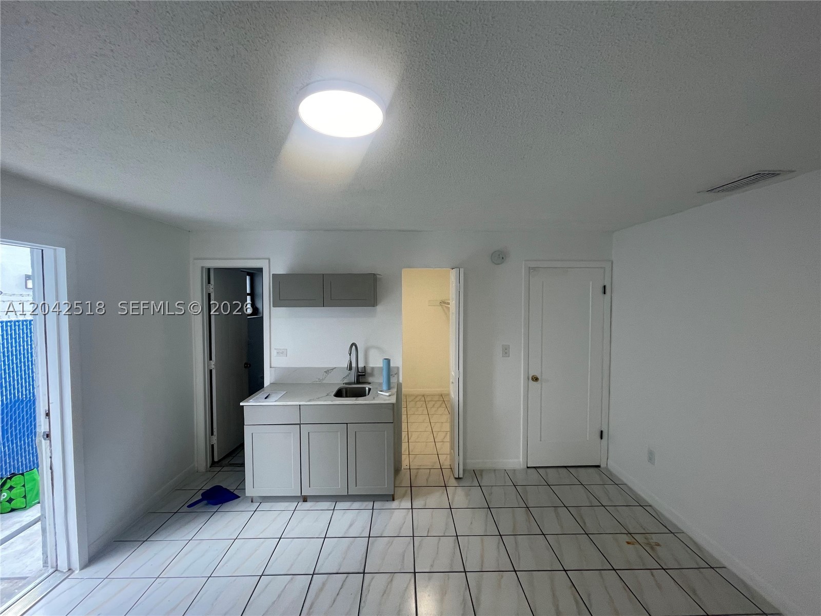 KENWOOD SUB - Residential Income